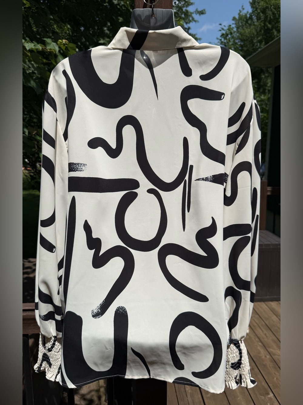 Black Ivory Abstract Print Button Down Blouse Size XL Long Sleeve Smocked Cuffs - Picture 6 of 11